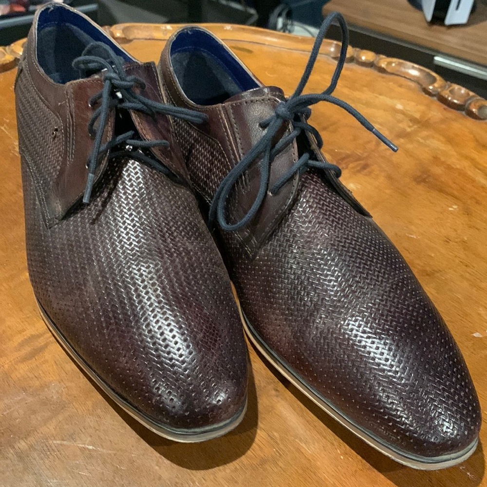 Bugatti dress shoe - size 44